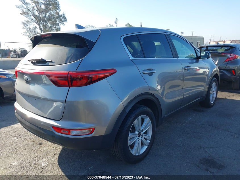 VIN KNDPMCAC7K7585733 2019 KIA SPORTAGE LX