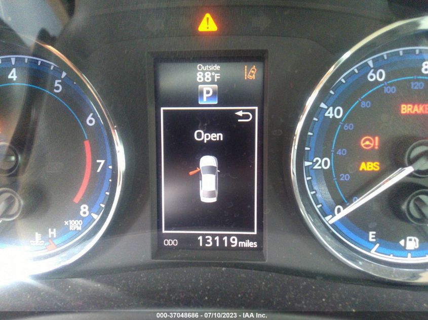 2018 TOYOTA COROLLA L/LE/XLE/SE/XSE - 5YFBURHE0JP766657