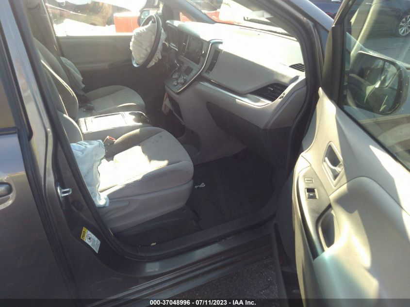 2017 TOYOTA SIENNA LE - 5TDKZ3DC1HS789885
