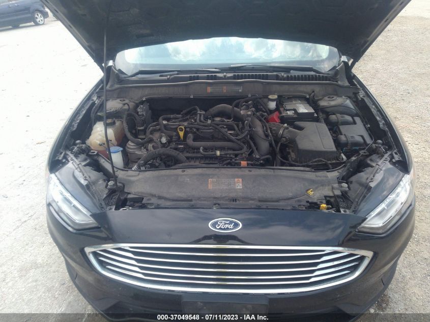 3FA6P0HD8KR248163 Ford Fusion SE 10