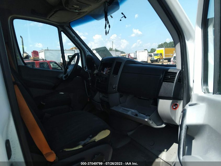 2015 MERCEDES-BENZ SPRINTER CARGO VANS WD3PE7CC6FP133595