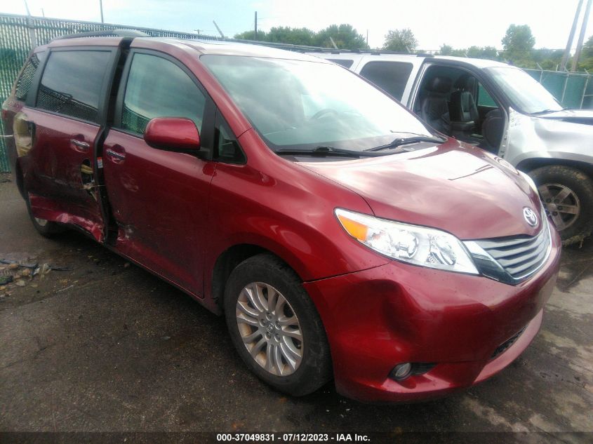 2017 TOYOTA SIENNA XLE/LIMITED - 5TDYZ3DC6HS783400