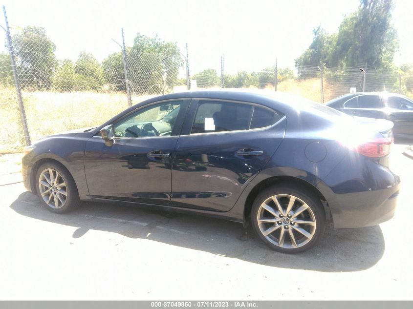 2018 MAZDA MAZDA3 4-DOOR TOURING 3MZBN1V30JM245413