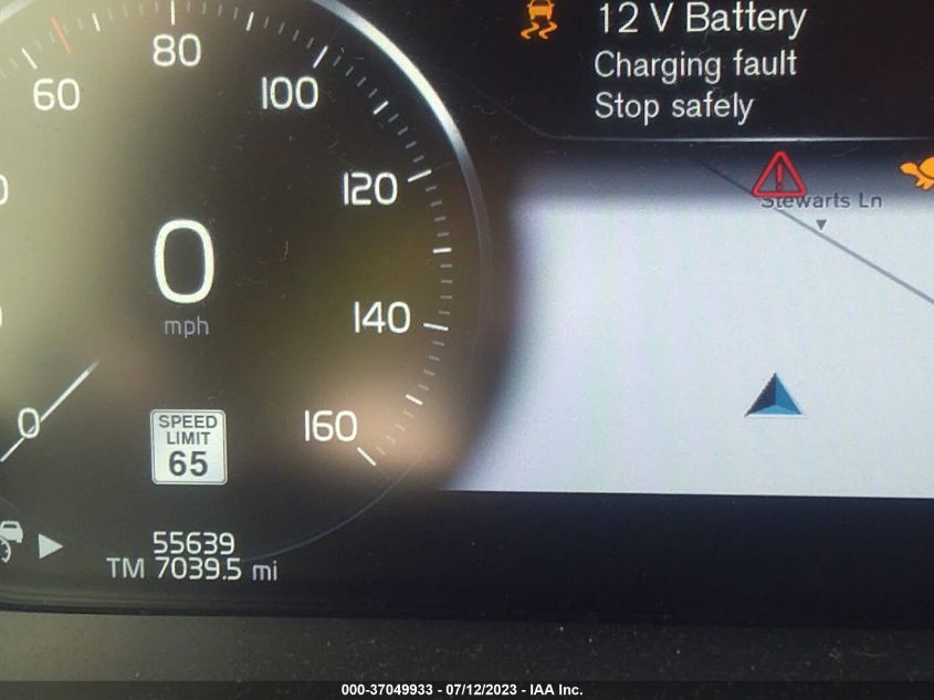 2018 VOLVO XC90 T6 - YV4A22PL7J1390274