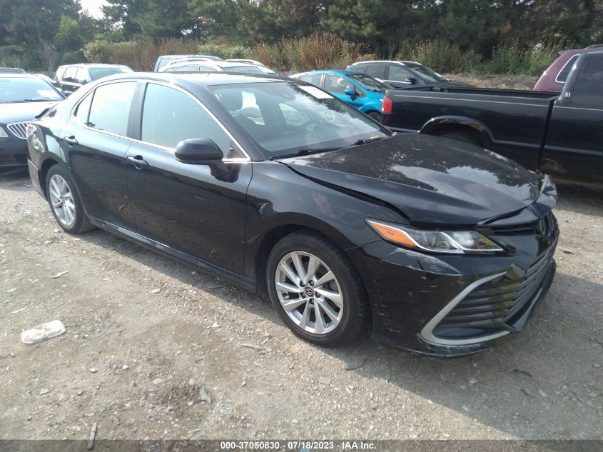 2021 TOYOTA CAMRY LE - 4T1C11AK3MU558175
