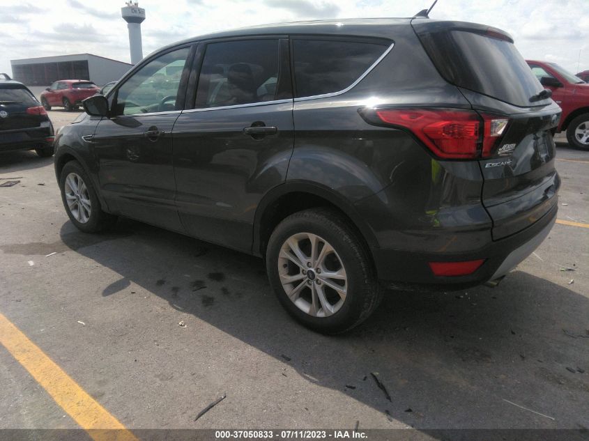 2019 FORD ESCAPE SE - 1FMCU0GD6KUB02808