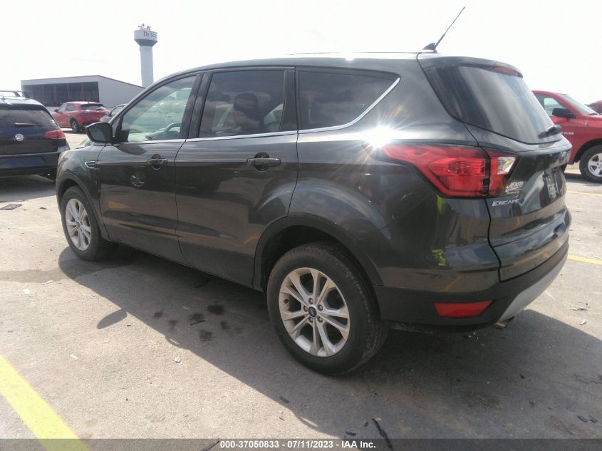 2019 FORD ESCAPE SE - 1FMCU0GD6KUB02808