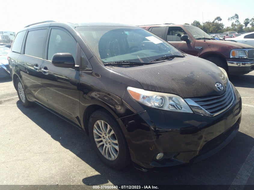 TOYOTA SIENNA XLE AUTO ACCESS 2017