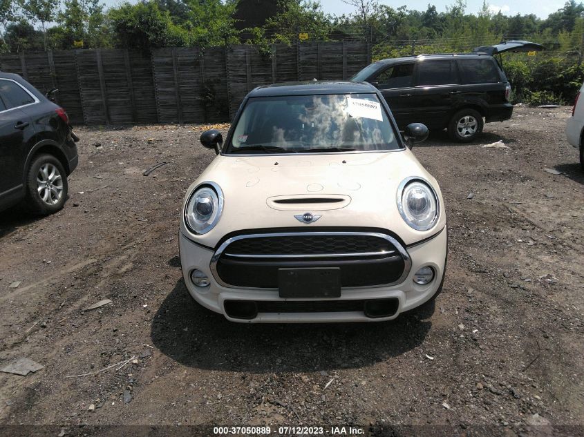 2016 MINI COOPER HARDTOP 4 DOOR S - WMWXU3C58G2D28695