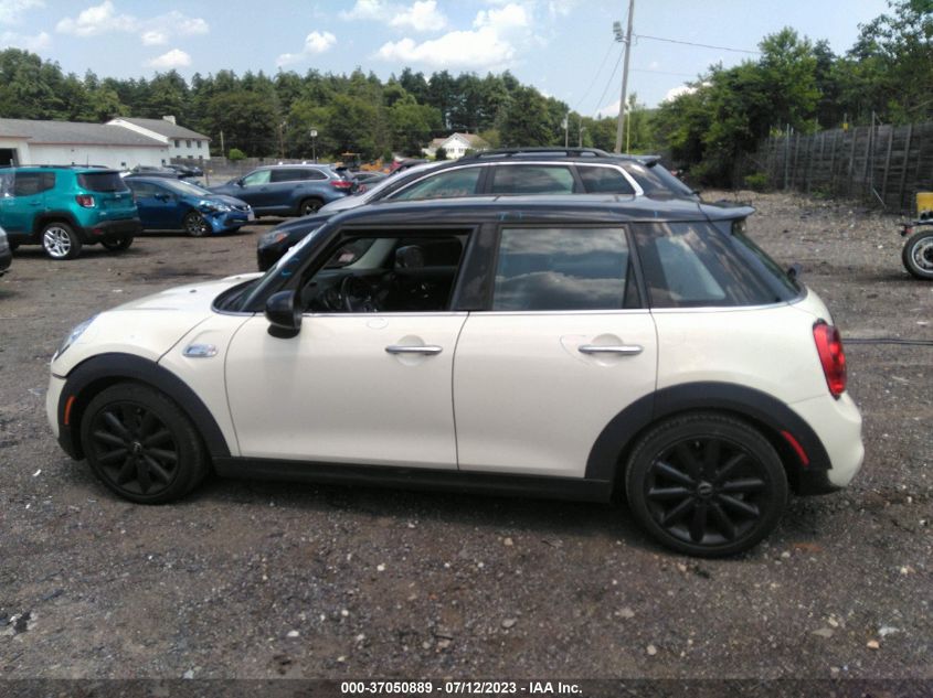 2016 MINI COOPER HARDTOP 4 DOOR S - WMWXU3C58G2D28695