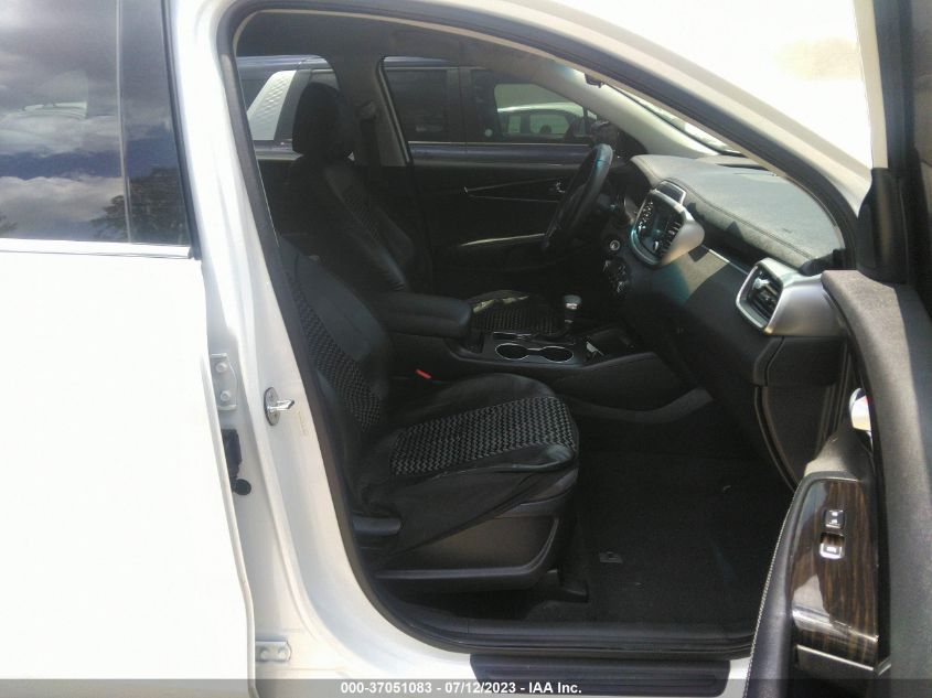 2019 KIA SORENTO LX - 5XYPG4A31KG539329