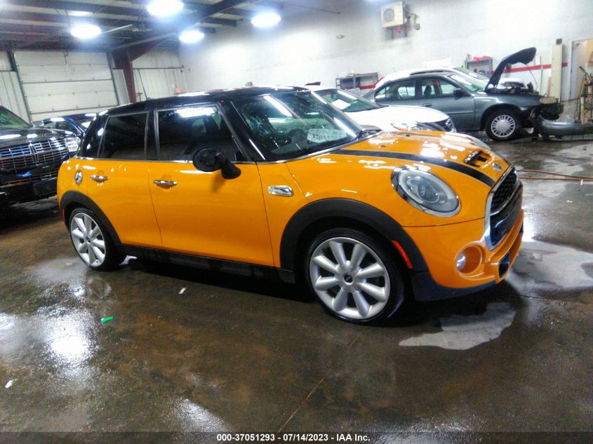 2015 MINI COOPER HARDTOP 4 DOOR S WMWXU3C58FT892160