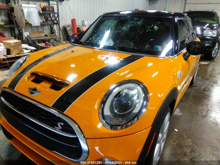2015 MINI COOPER HARDTOP 4 DOOR S WMWXU3C58FT892160