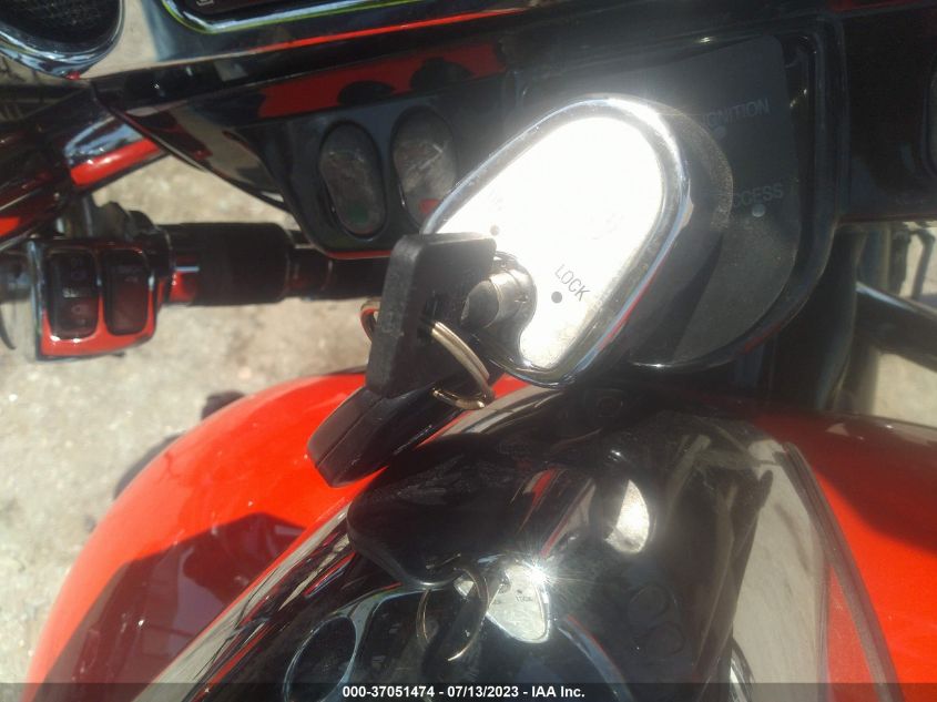 2010 HARLEY-DAVIDSON FLHTK 1HD1KEM1XAB638534