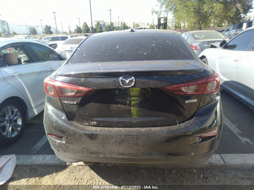 2018 MAZDA MAZDA3 4-DOOR GRAND TOURING - 3MZBN1W34JM259474