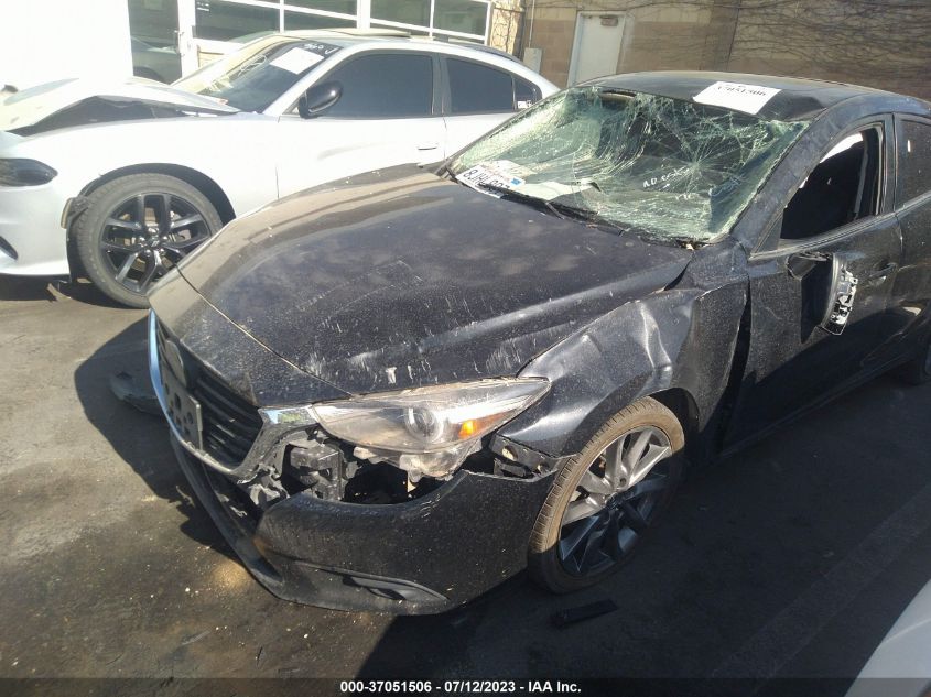 2018 MAZDA MAZDA3 4-DOOR GRAND TOURING - 3MZBN1W34JM259474