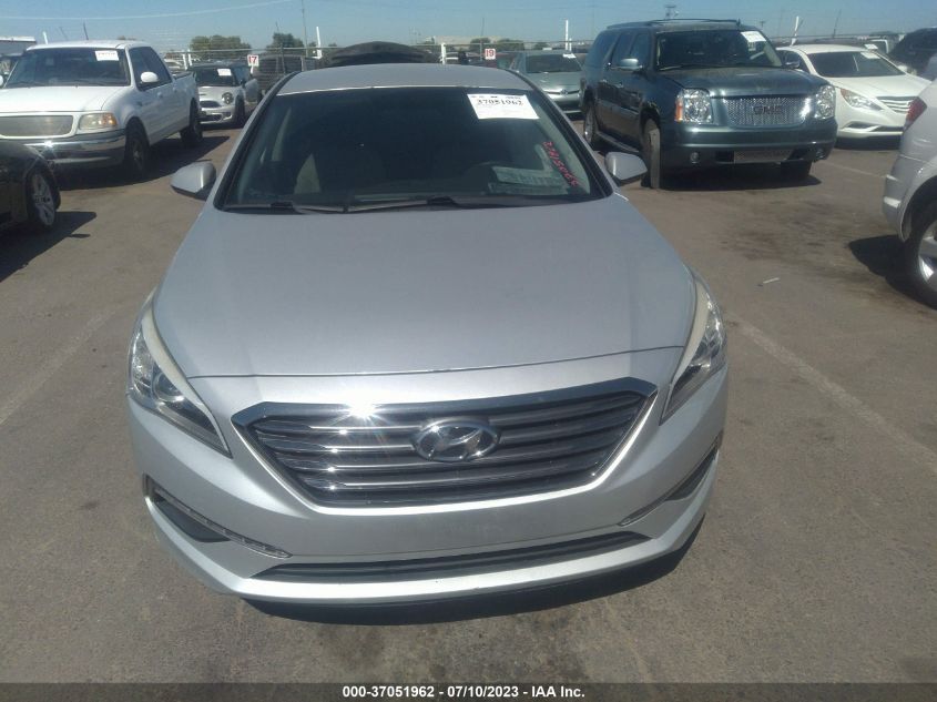 2015 HYUNDAI SONATA 2.4L SE - 5NPE24AF7FH120402