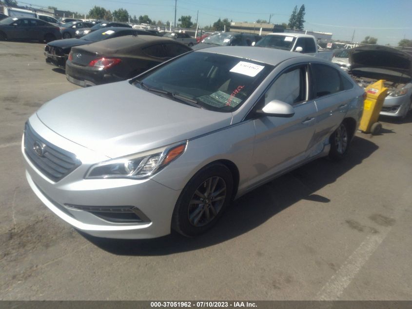 2015 HYUNDAI SONATA 2.4L SE - 5NPE24AF7FH120402