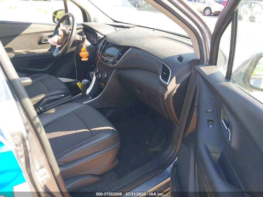 VIN KL7CJLSB6KB855025 2019 CHEVROLET TRAX LT