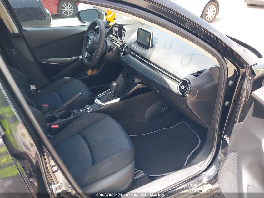 VIN 3MYDLBYV3HY196104 2017 TOYOTA YARIS IA