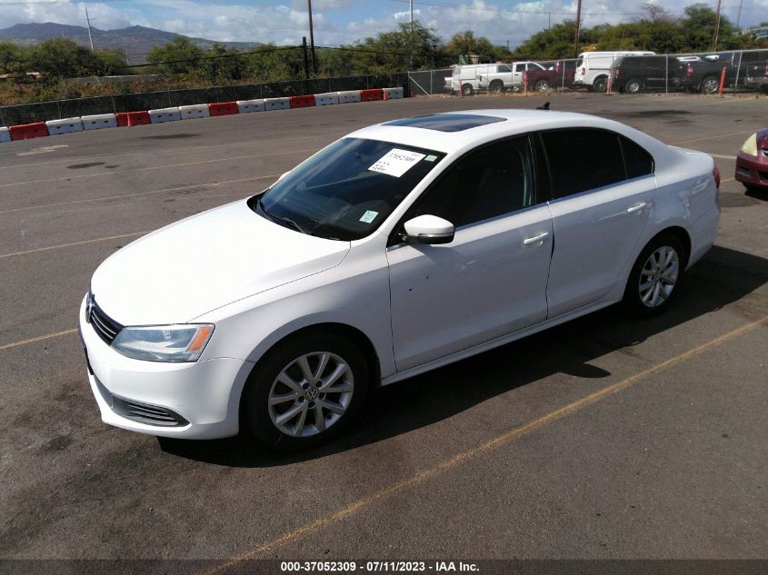 2014 VOLKSWAGEN JETTA SEDAN SE - 3VWD17AJ8EM407421