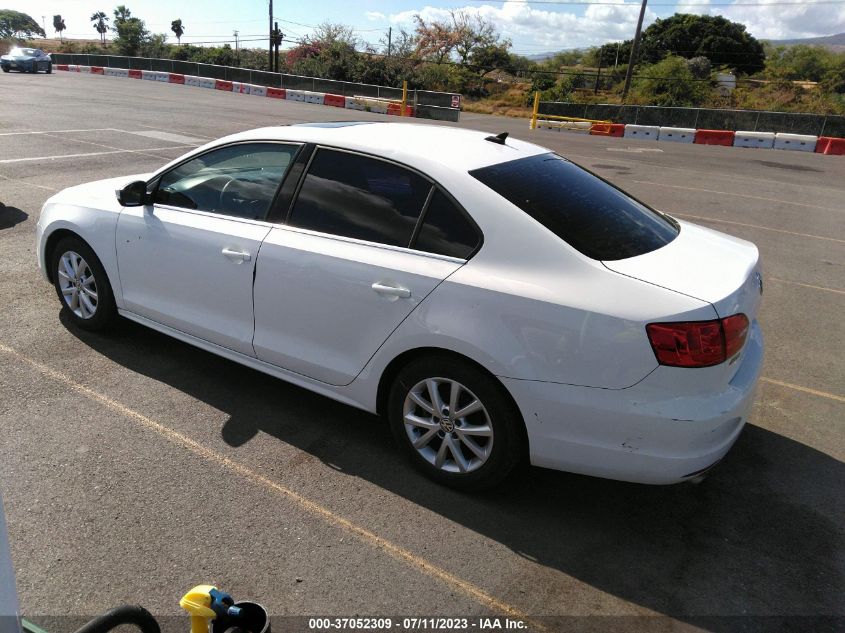 2014 VOLKSWAGEN JETTA SEDAN SE - 3VWD17AJ8EM407421