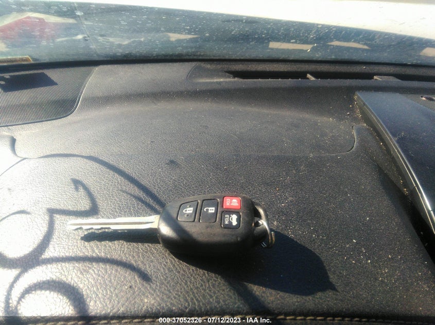 Auction sale of the 2012 TOYOTA CAMRY , vin: 4T1BF1FK1CU505284, lot number: 37052326