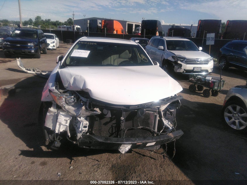 Auction sale of the 2012 TOYOTA CAMRY , vin: 4T1BF1FK1CU505284, lot number: 37052326