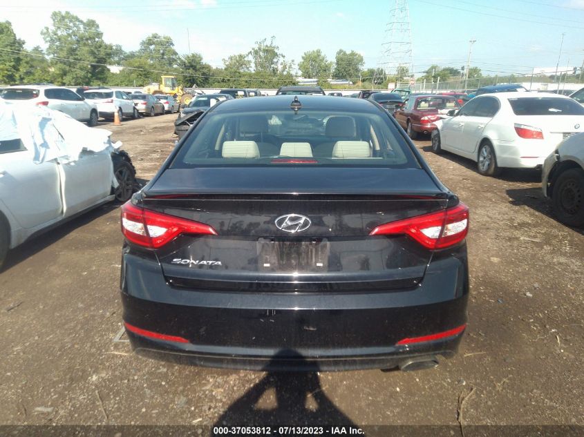 2015 HYUNDAI SONATA 2.4L SE - 5NPE24AF0FH120967