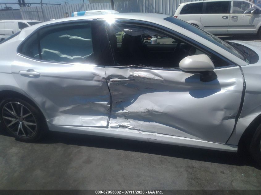 2022 TOYOTA CAMRY XLE - 4T1F11AK7NU026605