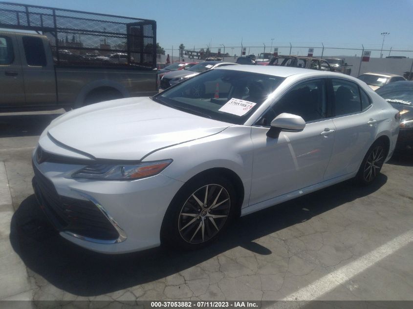 2022 TOYOTA CAMRY XLE - 4T1F11AK7NU026605