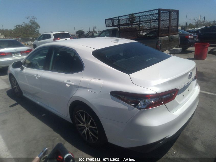 2022 TOYOTA CAMRY XLE - 4T1F11AK7NU026605
