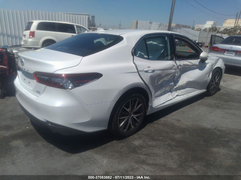 2022 TOYOTA CAMRY XLE - 4T1F11AK7NU026605