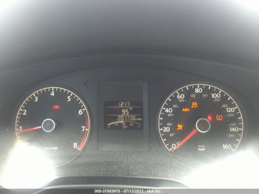 2014 VOLKSWAGEN JETTA SEDAN S - 3VW1K7AJ5EM209914