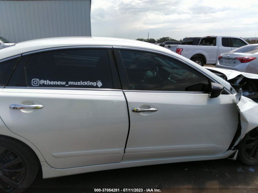 2017 NISSAN ALTIMA 2.5/S/SV/SL/SR - 1N4AL3AP0HC224104