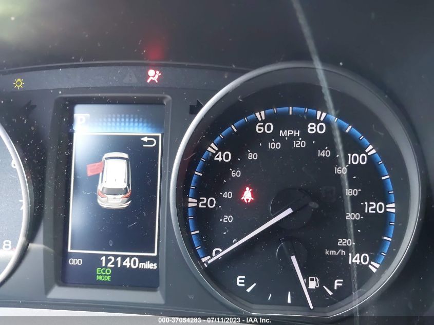 2018 TOYOTA RAV4 LE - JTMZFREV3JJ208299