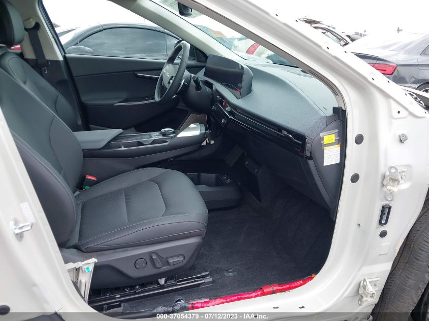 2022 KIA EV6 WIND KNDC3DLCXN5085408