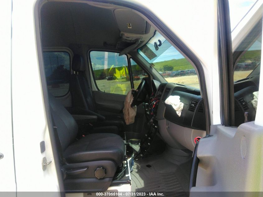 2015 MERCEDES-BENZ SPRINTER VANS WD4PE7DD6F5950113