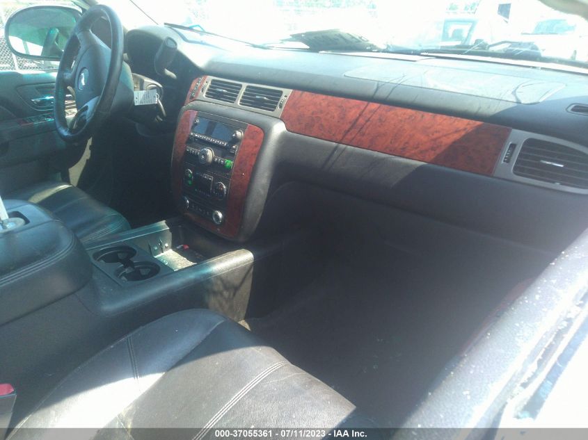 2014 CHEVROLET SUBURBAN LT - 1GNSKJE74ER220377
