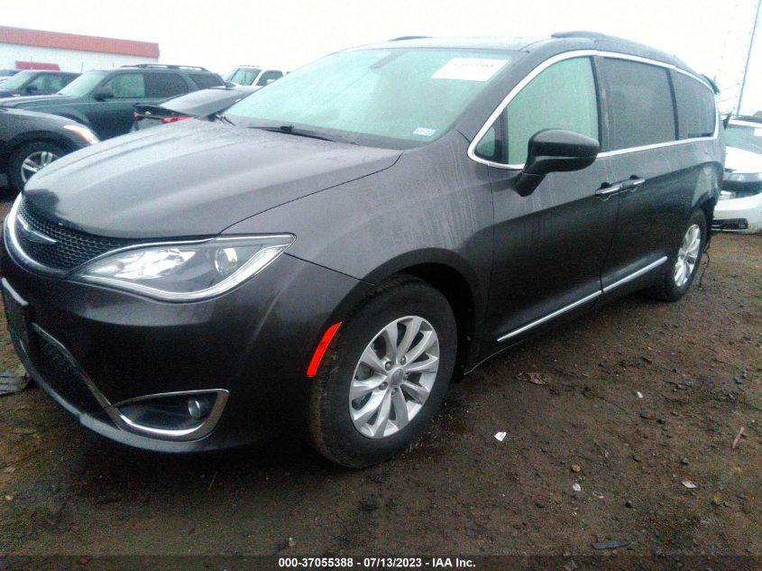 2C4RC1BGXHR654617 2017 CHRYSLER PACIFICA, photo no. 2