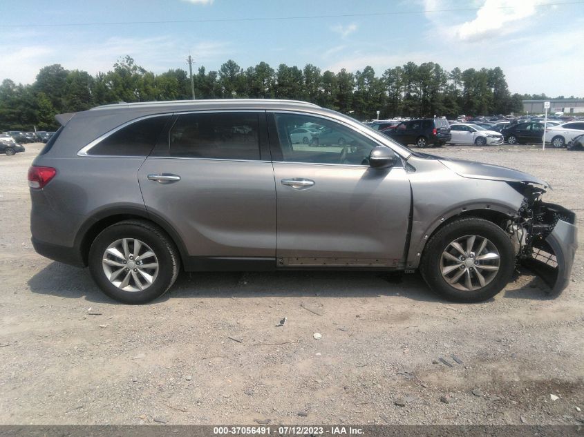 2016 KIA SORENTO LX - 5XYPG4A59GG033711