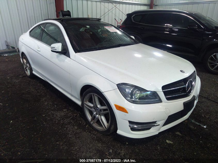 2014 MERCEDES-BENZ C-CLASS C 250 - WDDGJ4HB6EG322252