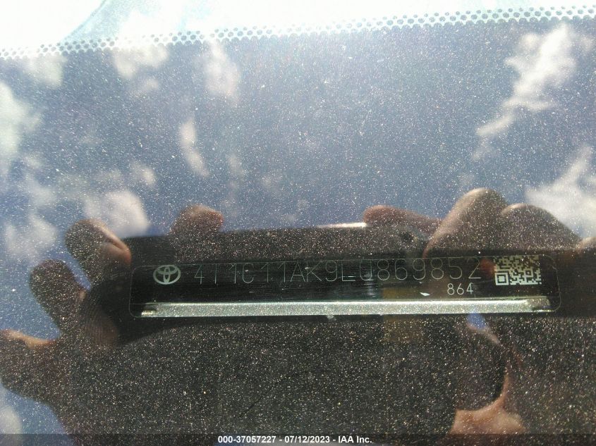 2020 TOYOTA CAMRY LE - 4T1C11AK9LU869852