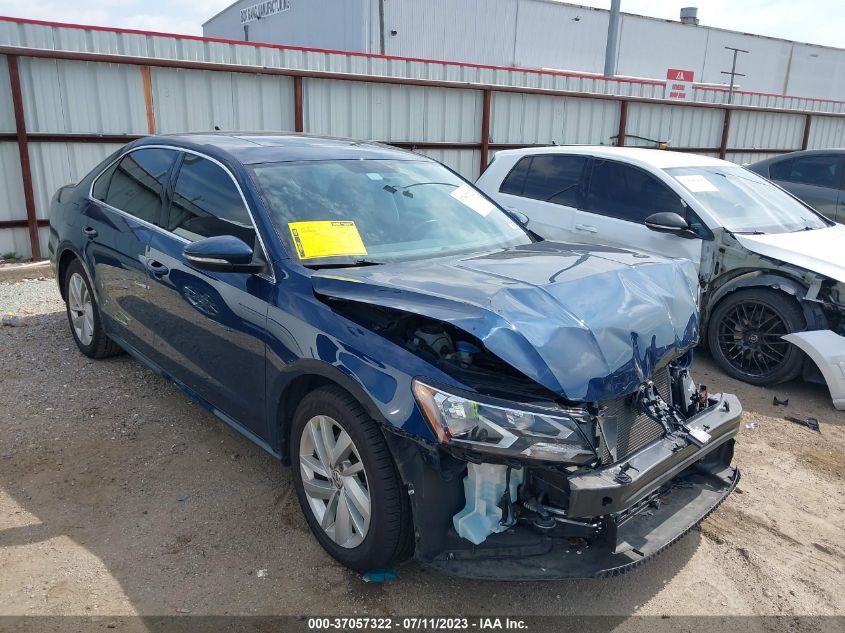 2018 VOLKSWAGEN PASSAT SE - 1VWBA7A30JC032063