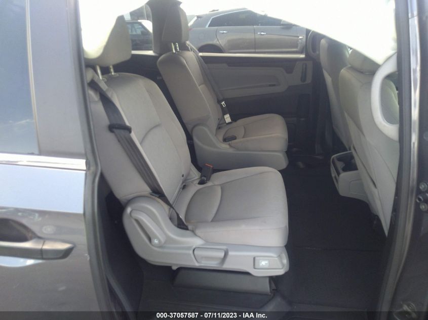 5FNRL6H25JB102386 2018 HONDA ODYSSEY, photo no. 8