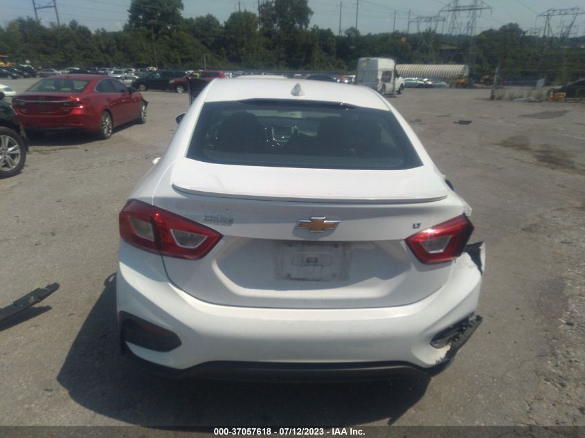 2018 CHEVROLET CRUZE LT - 1G1BE5SM0J7218383