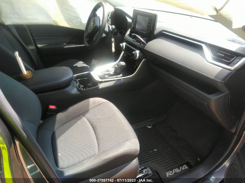 2019 TOYOTA RAV4 LE - JTMK1RFVXKD022841