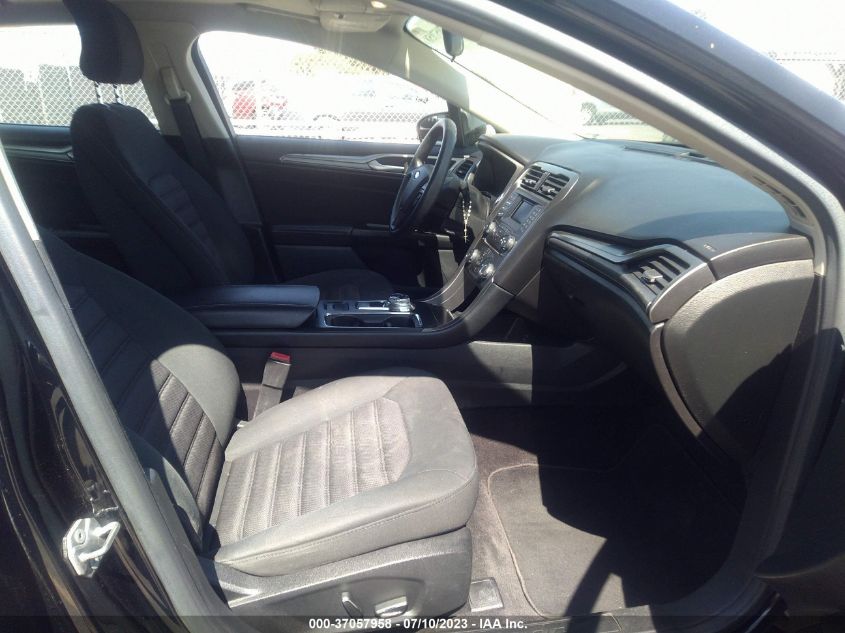 2017 FORD FUSION SE - 3FA6P0H7XHR149752