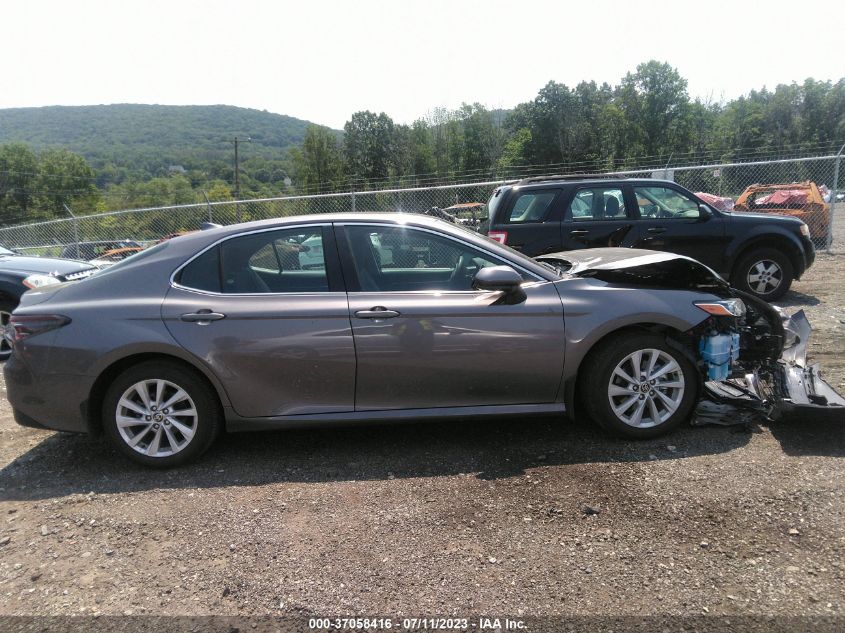 2021 TOYOTA CAMRY LE - 4T1C11AK1MU613092