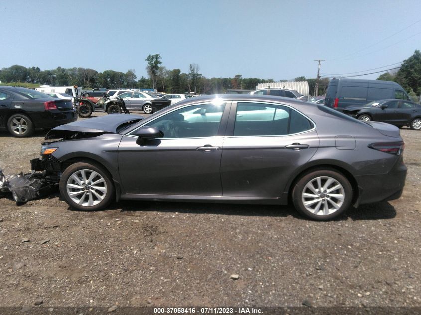 2021 TOYOTA CAMRY LE - 4T1C11AK1MU613092